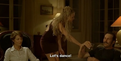 Кадр из фильма Бассейн (Франсуа Озон) / сайт о лучших европейских фильмах Устрица